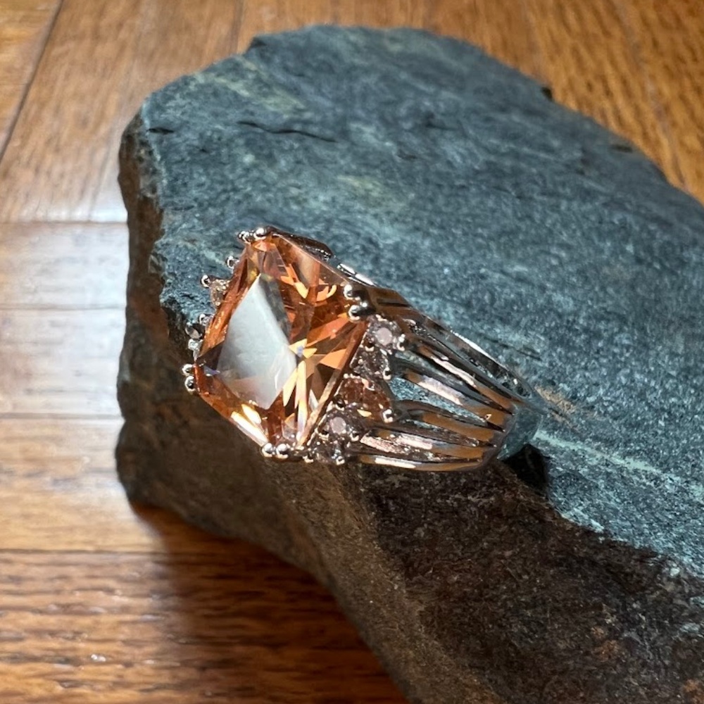 Light Amber Square Cut Stone 925 Sterling Ring NWOT 🎉Host Pick🎉 - Picture 8 of 11